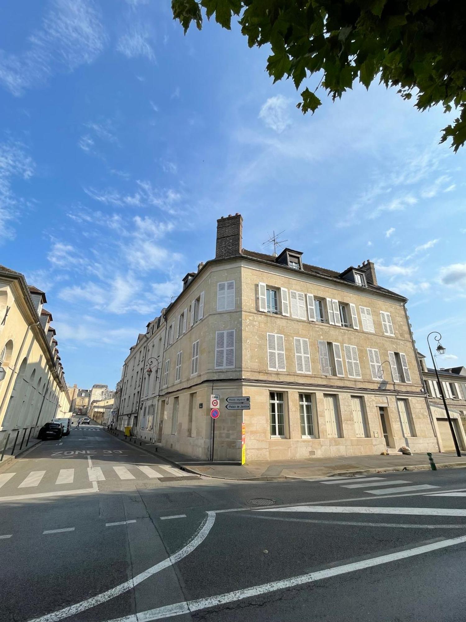 Charmant Appartement Dans Le Centre Ville, A 2 Minutes Du Palais Компьень Экстерьер фото