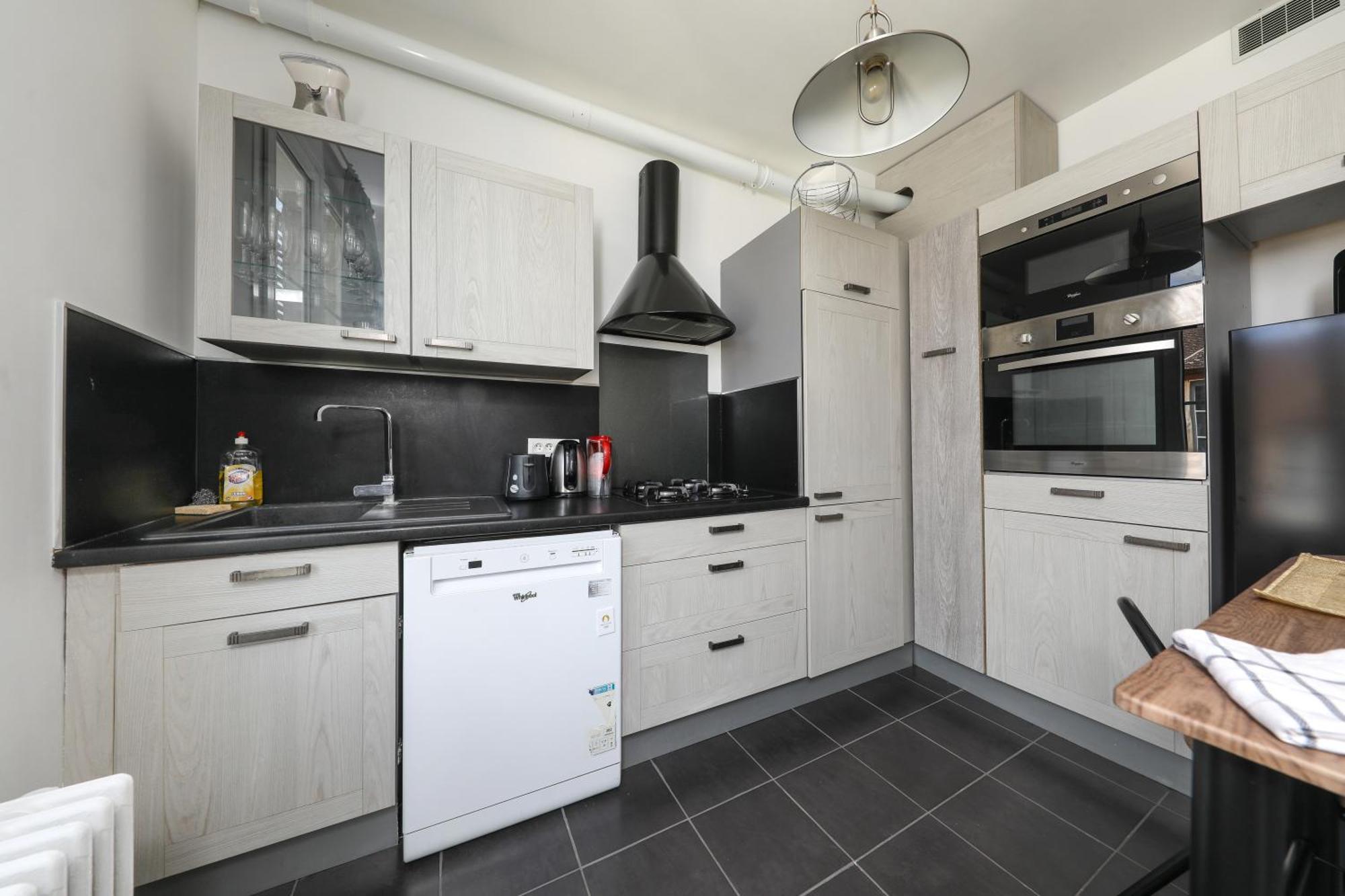 Charmant Appartement Dans Le Centre Ville, A 2 Minutes Du Palais Компьень Экстерьер фото